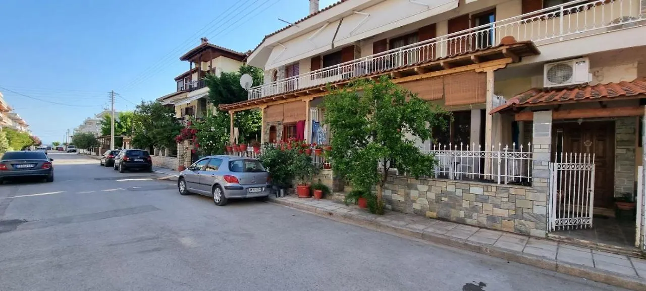 Apostolos Apartment Paralia Dionysiou 0*,  Řecko